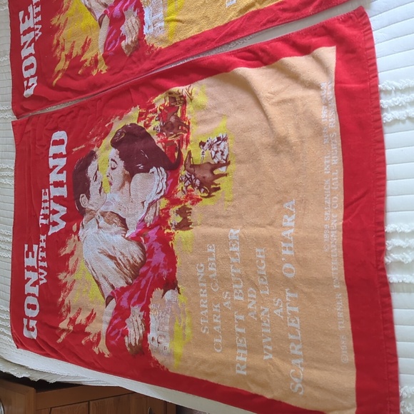 (2) Vintage Gone With the Wind Graphic Beach Bath Towels Red White Collectibles - Picture 7 of 16